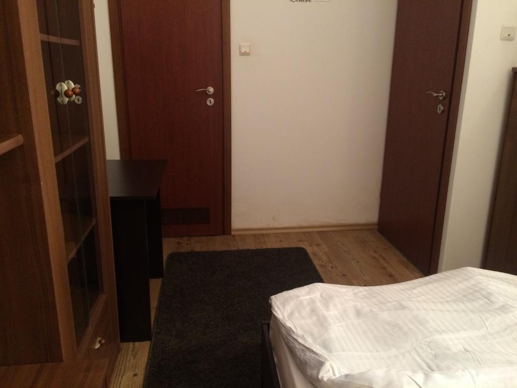 Studio Julius Constanta Luaran gambar