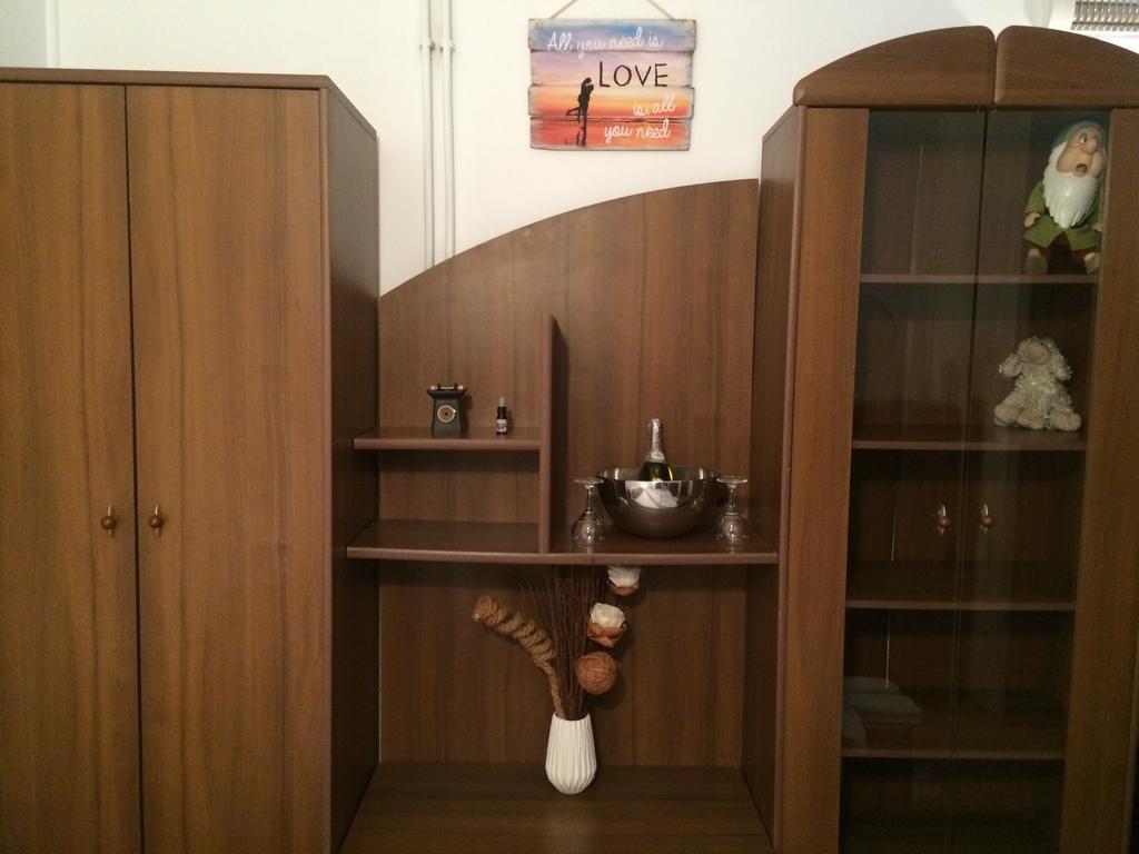Studio Julius Constanta Luaran gambar