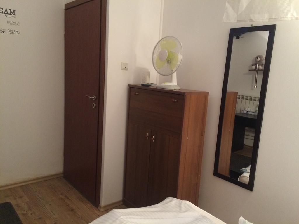 Studio Julius Constanta Luaran gambar