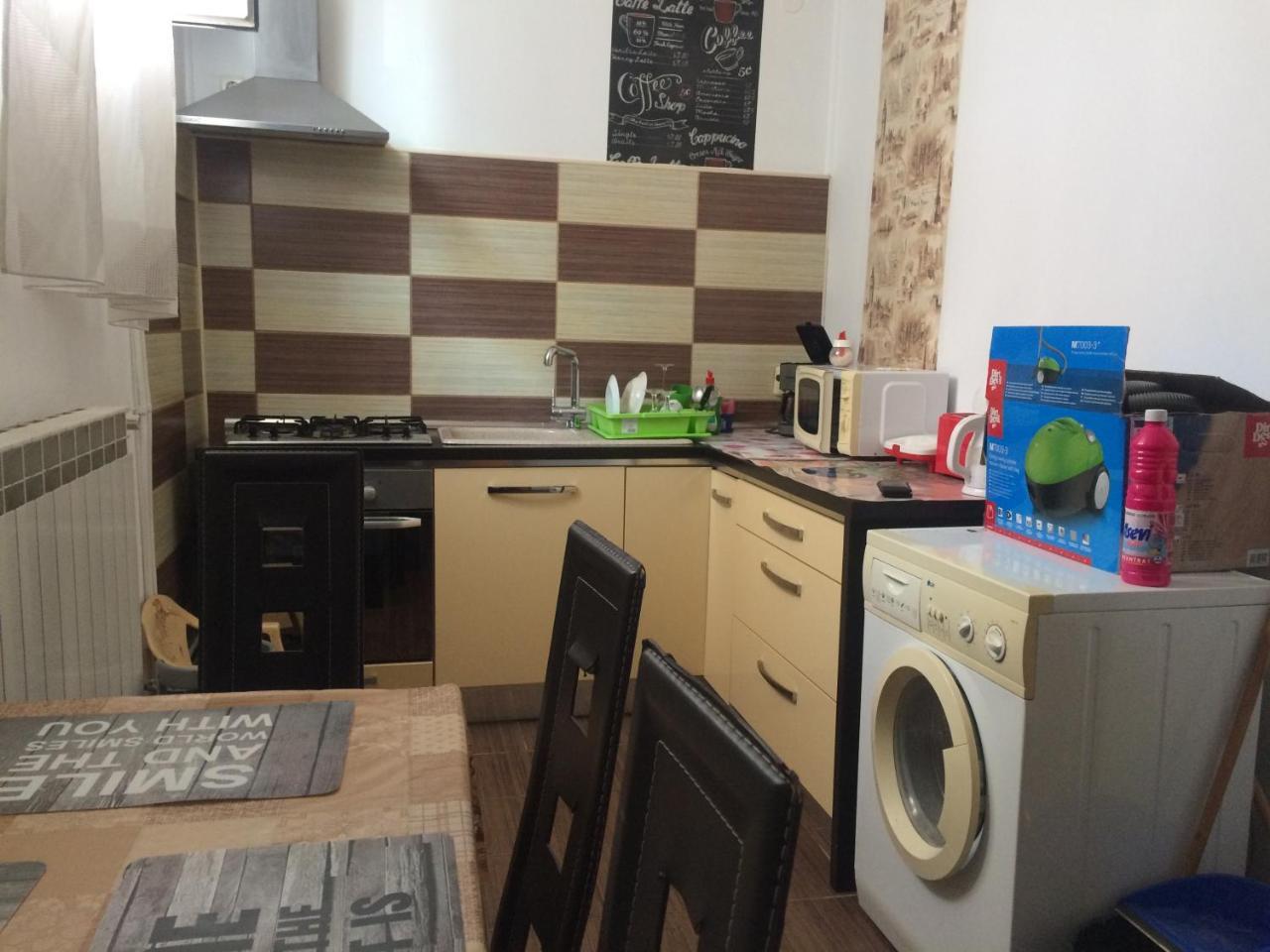 Studio Julius Constanta Luaran gambar