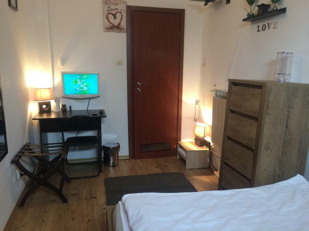 Studio Julius Constanta Luaran gambar