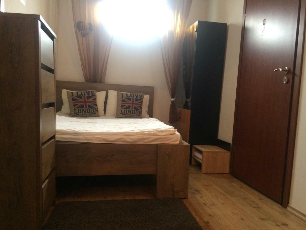 Studio Julius Constanta Luaran gambar